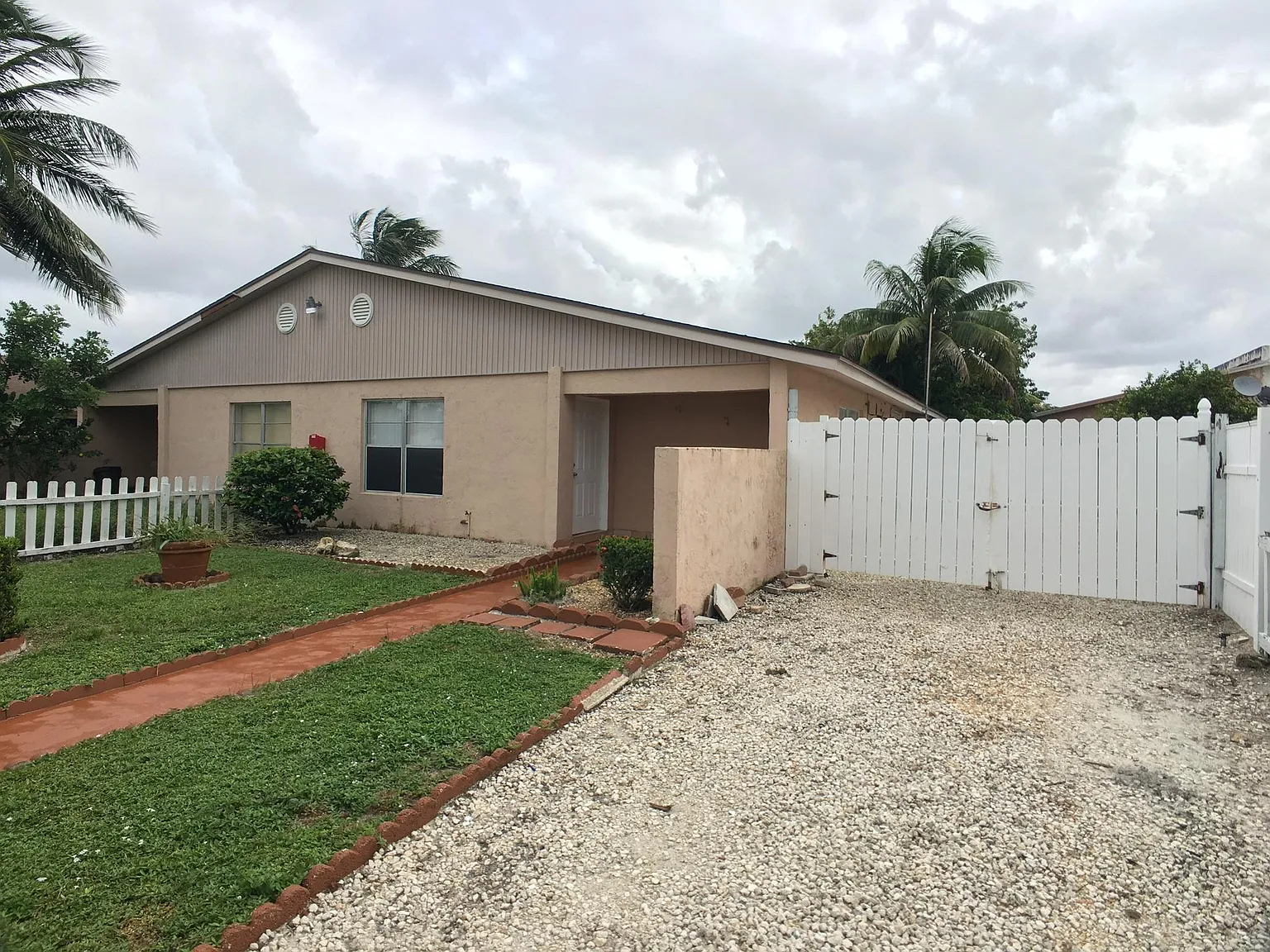 2 bed, 2.0 bath, 1284 sqft, $2,150 — Photo 2