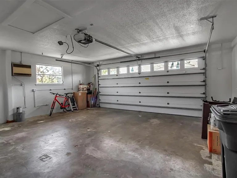 1649 Stanford Ln — Photo 17