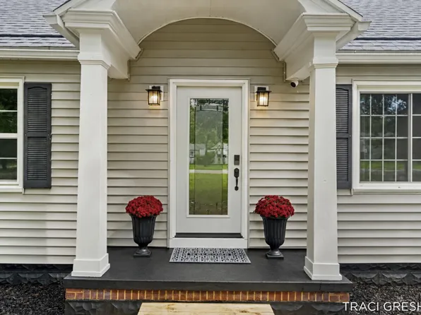 3740 Lake Harbor Rd, Muskegon, MI 49441