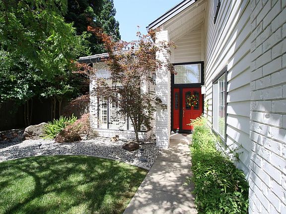 2nd image of 1601 Clarewood Dr