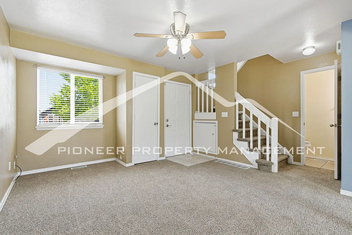 Building Photo - 17464 E Chenango Dr