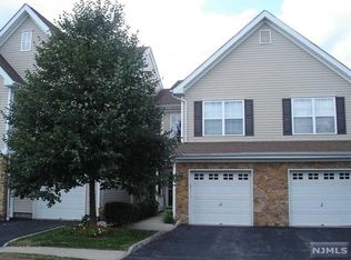54 Mountainside Dr, Pompton Lakes, NJ 07442