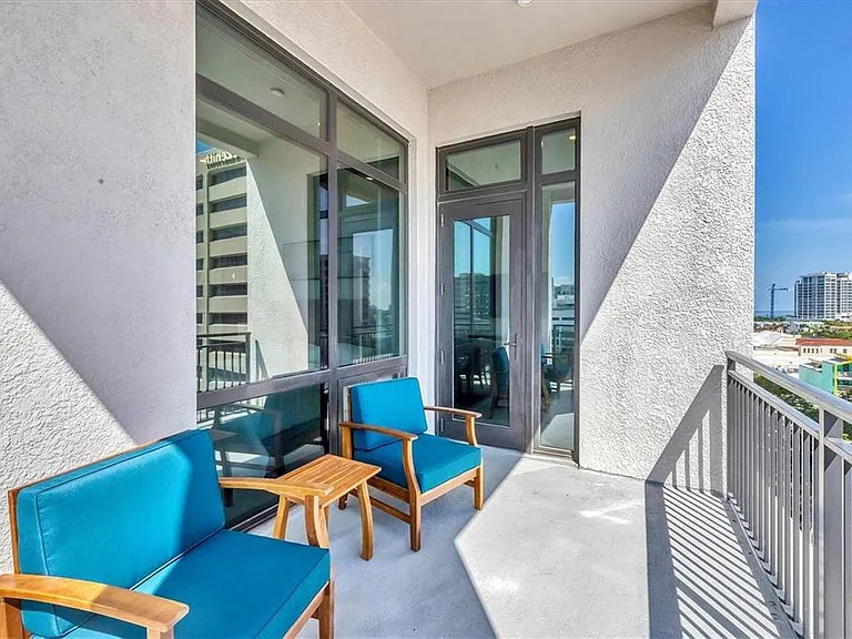 33 S Palm Ave #704 — Photo 27