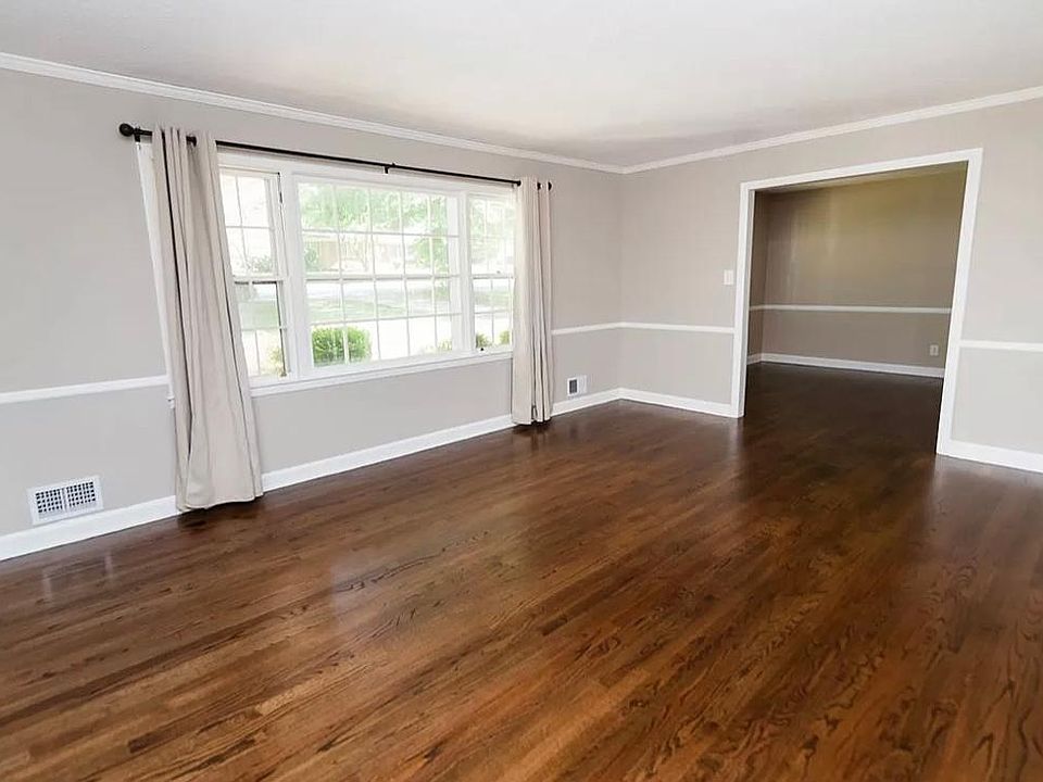 2nd image of 306 Springwood Dr