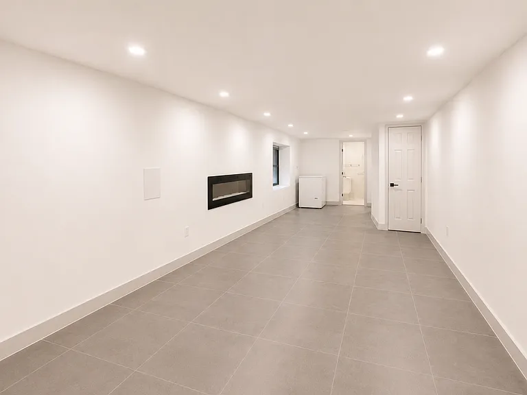 1726 Summerfield St #1L — Photo 11