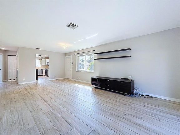 4th image of 6361 Walk Circle