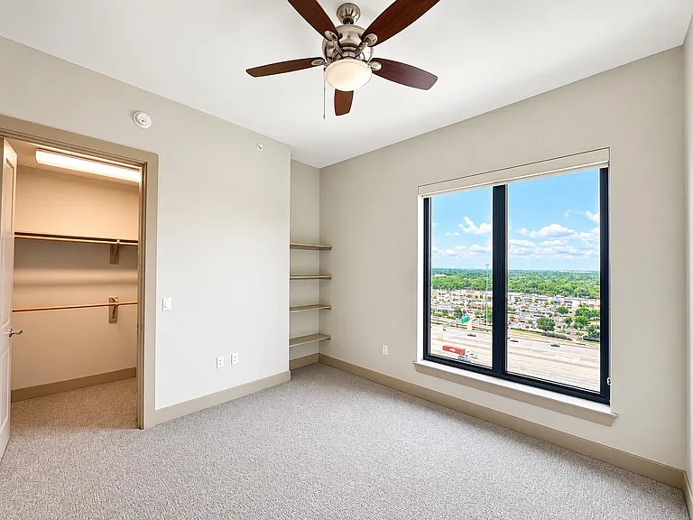 9787 Katy Fwy #1502 — Photo 12