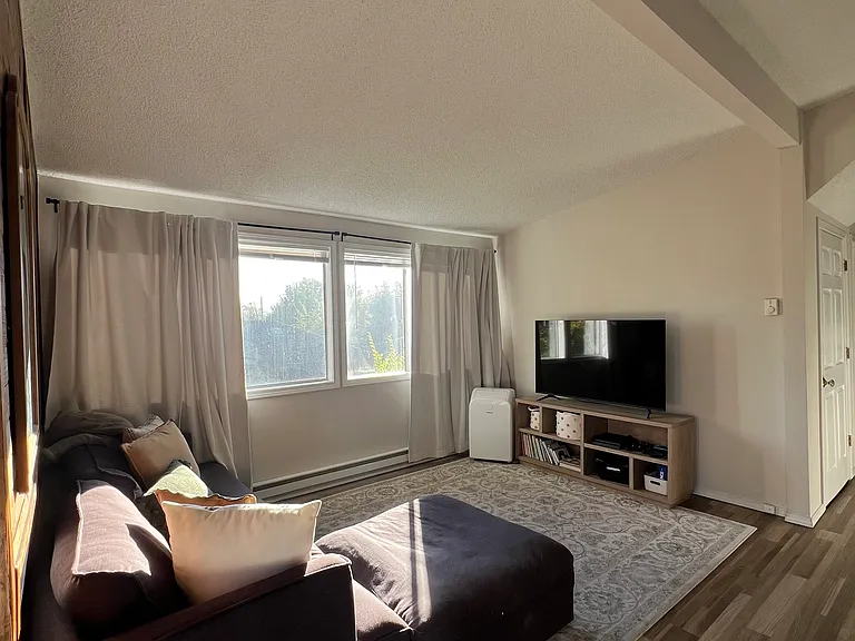 824 E Wabash Ave #B — Photo 6