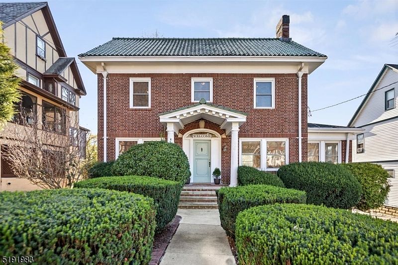 1st image of 496 Mountainview Ave
