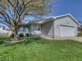 2821 Rutherford Dr, Bloomington, IL 61705