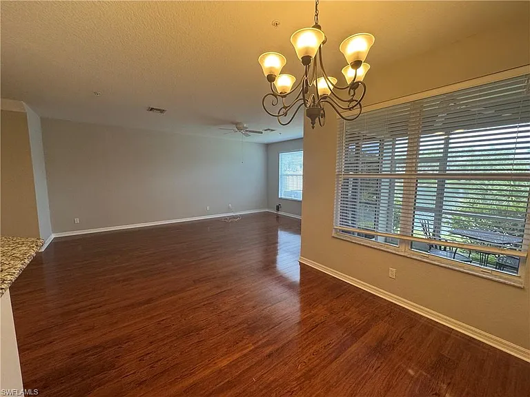 1410 Mariposa Cir #105 — Photo 6