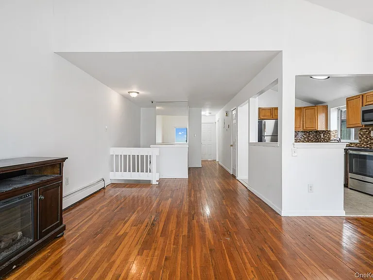 1466 Shore Dr #3 — Photo 2