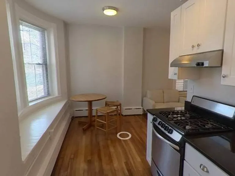 102 Willow St #2B — Photo 3