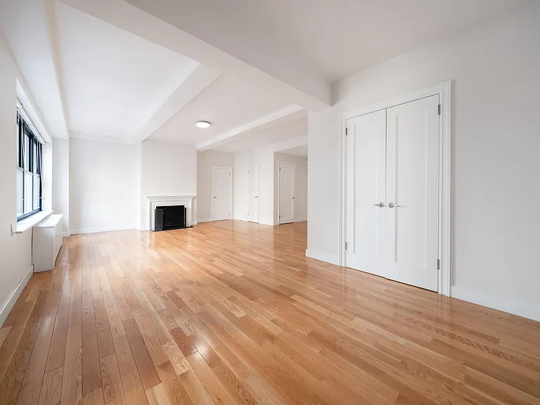 400 E 57th St #15A — Photo 3