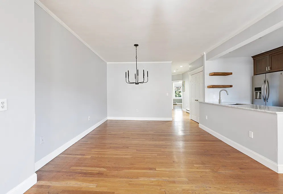 2 bed, 976 sqft, $4,750 — Photo 3