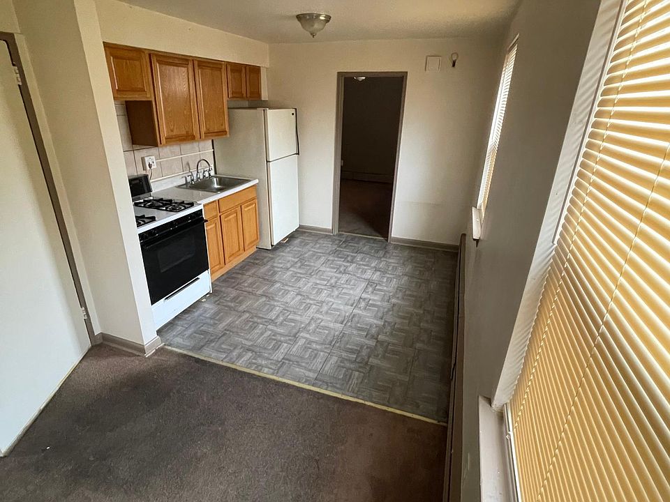1st image of 214 Furley St Floor 2