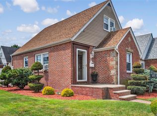 22620 114th Rd, Cambria Heights, NY 11411