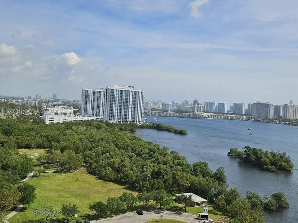 16385 Biscayne Blvd, North Miami Beach, FL