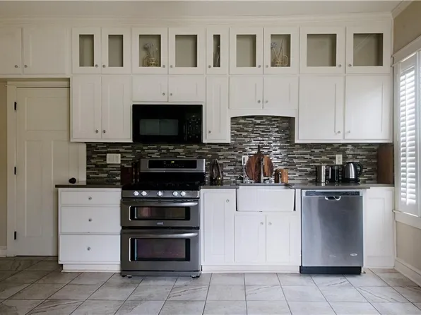 710 Rhodes Ave, Grandview, MO 64030