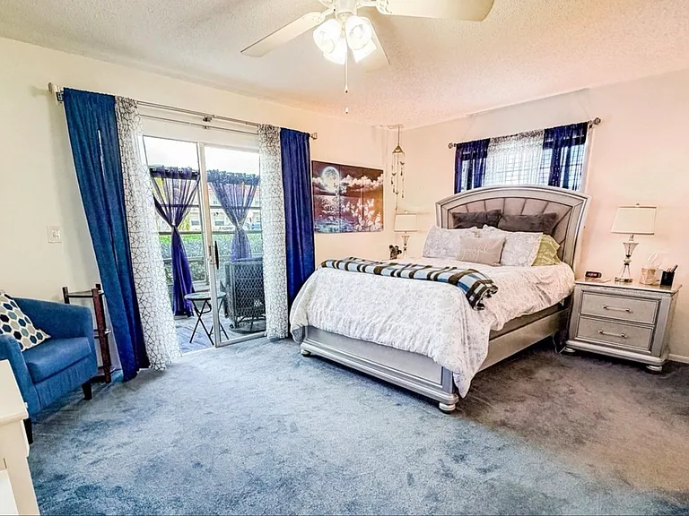 15 Vista Palm Ln — Photo 9