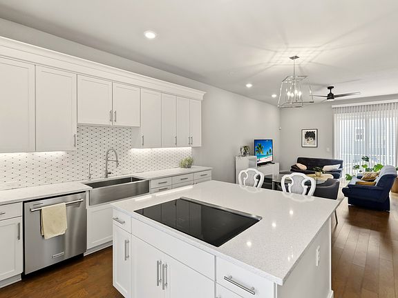 4th image of 504 Laurel Park Dr #504