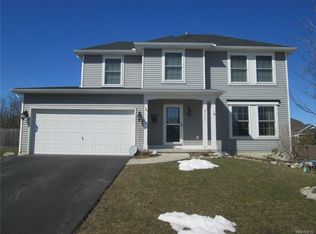 2368 Agassiz Dr, Lake View, NY 14085