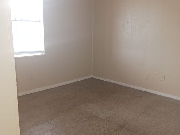 4th image of 913 Athol St #10949002