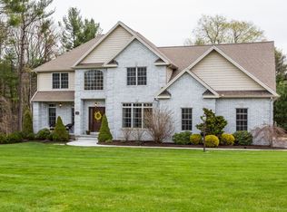 5 Balmoral Dr, East Longmeadow, MA 01028