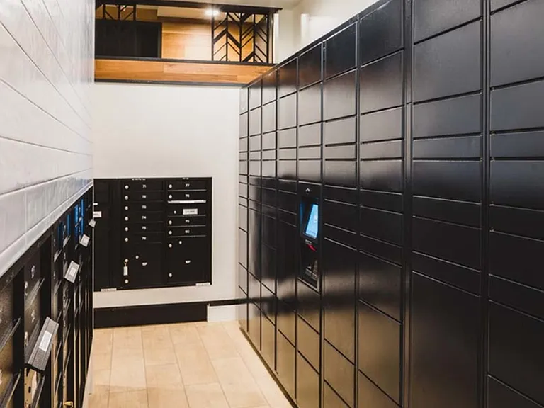 24/7 package pickup at Modera Broadway