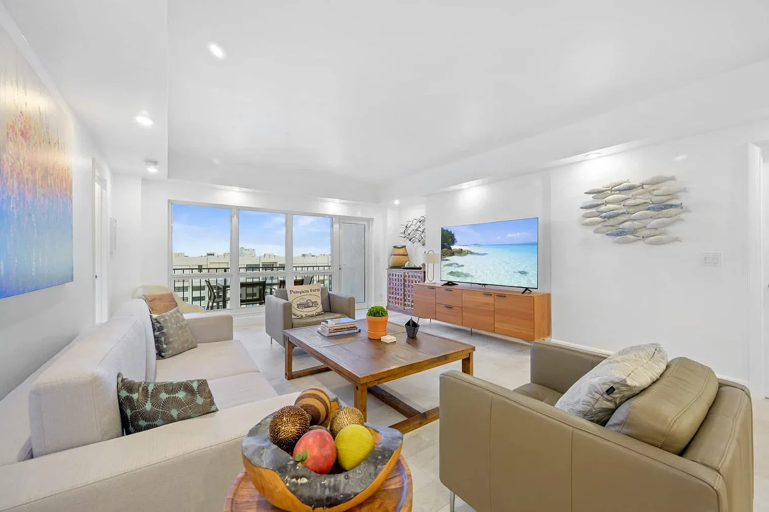 3 bed, 2.0 bath, $9,900 — Photo 2
