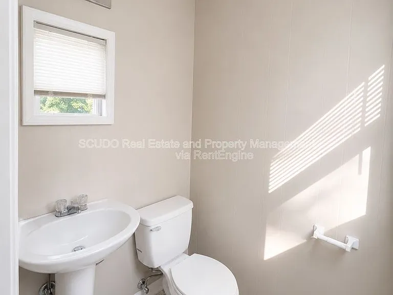 10516 E 10th St S — Photo 8