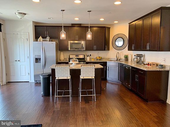 2nd image of 17050 Beveridge Dr