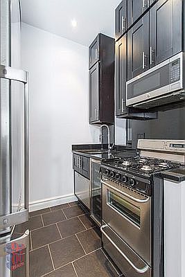 5th image of 722 10th Ave APT 2B