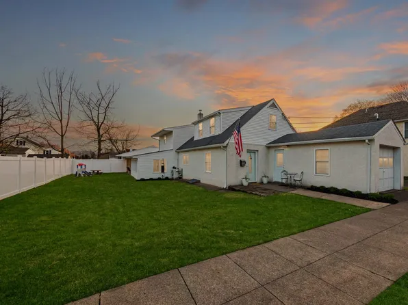 113 Linden St, Stowe, PA 19464