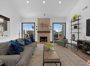 723 Westmount Dr APT 305, West Hollywood, CA 90069
