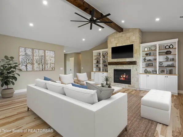 7363 Fox Meadows Dr, Victor, ID 83455