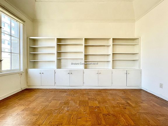 5th image of 2347 Laguna St