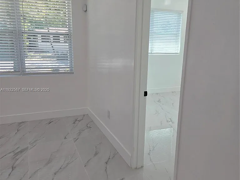 987 NE 145 N — Photo 20