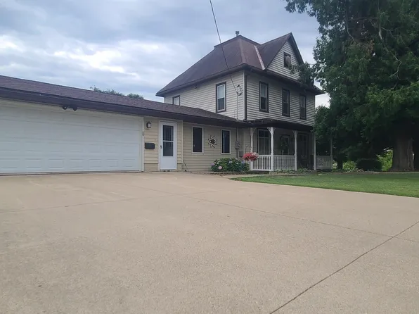 713 S Water St, Monona, IA 52159
