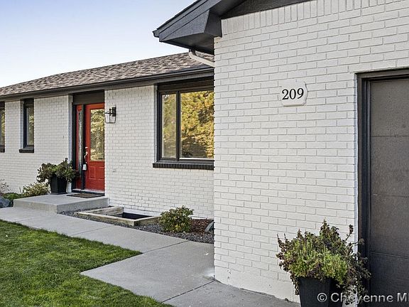 2nd image of 209 Ponderosa Trl