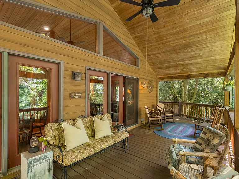 361 Wyanoak Rd — Photo 29