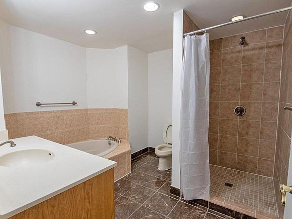 4th image of 12982 Highland Oaks Ct