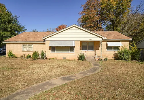 1131 W Brooks St Photo 1 1131 W Brooks St Photo 1