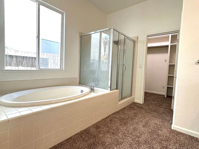 3545 Laguna Ct — Photo 16