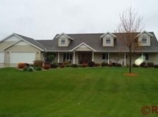 48465 Red Iron Rd, Kasota, MN 56050