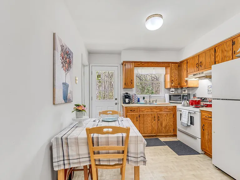 19 Limox Ln #B — Photo 24