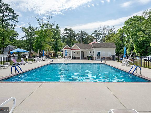 3rd image of 20183 Greythorne Ln
