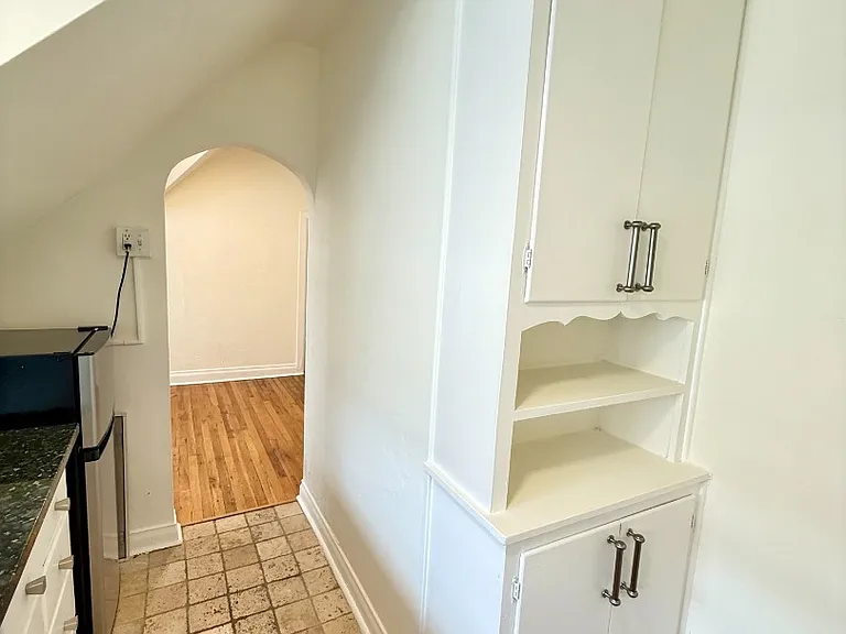 1454 N Marion St #9 — Photo 3