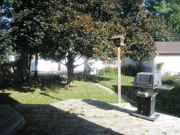 3rd image of 2641 Garfield St NE