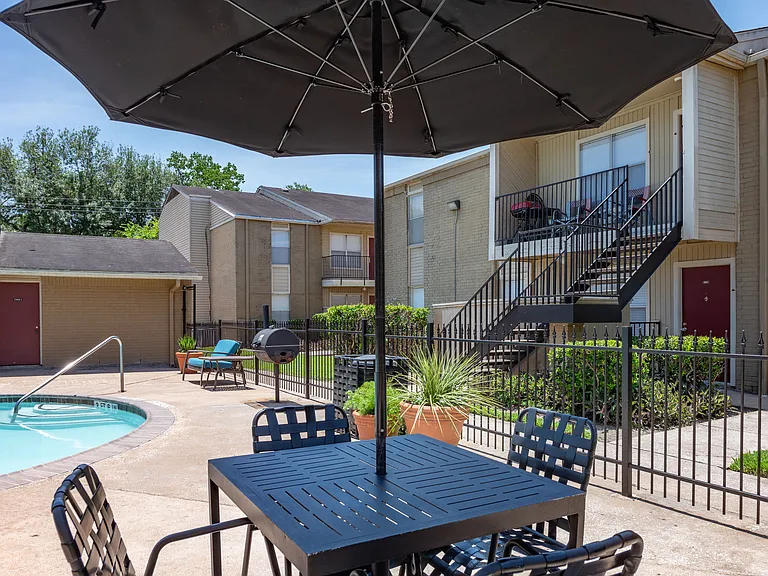 Meyerland Court Apartments — Photo 11